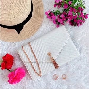 White Chain crossbody bag